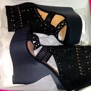 Black cute wedges